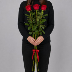 3 красные розы 100 см